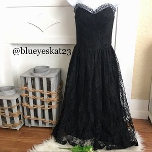 Vntg Black Lace Strapless Sweetheart Evening Gown